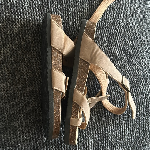 Sandals - Picture 7 of 9